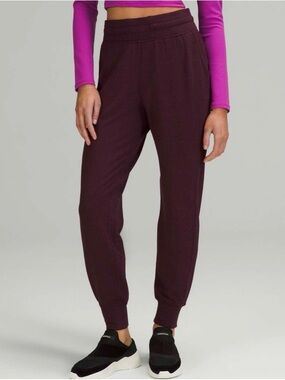 Lululemon Ready to Fleece High-Rise Jogger